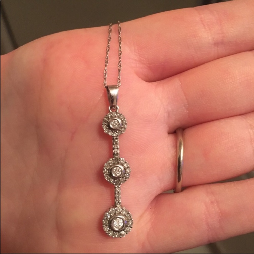 Beautiful diamond necklace 💗